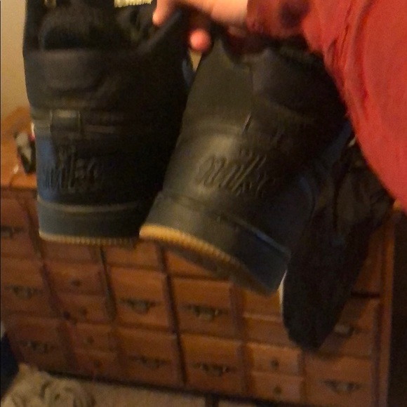 Nike shoes - Picture 2 of 3